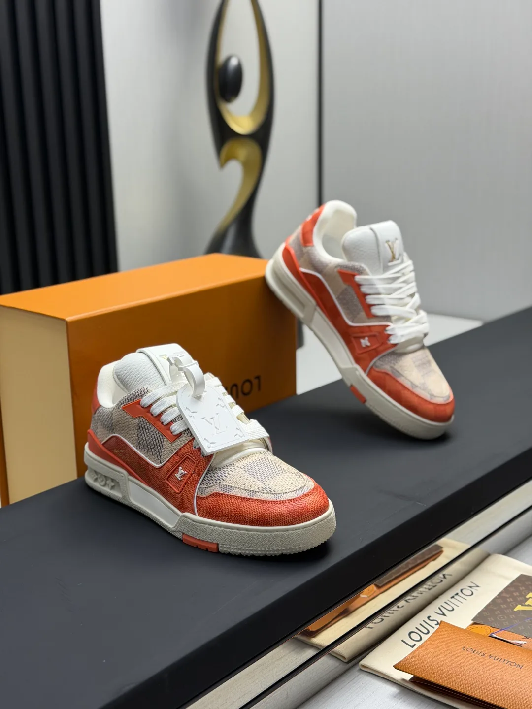 Women's Sneakers LOUIS VUITTON 17865133