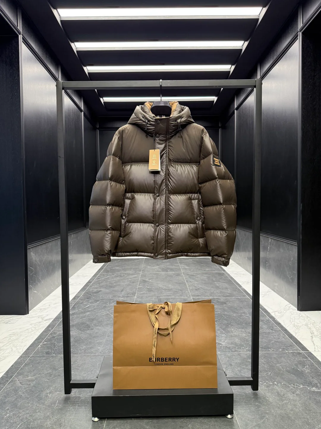 Men's Jackets And Down Jackets BURBERRY 18030051