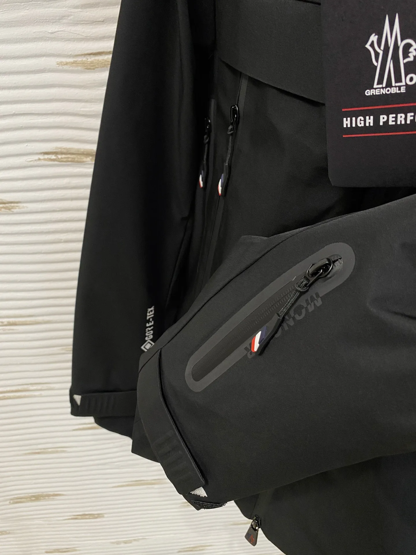 Men's Jackets And Down Jackets MONCLER 18029197