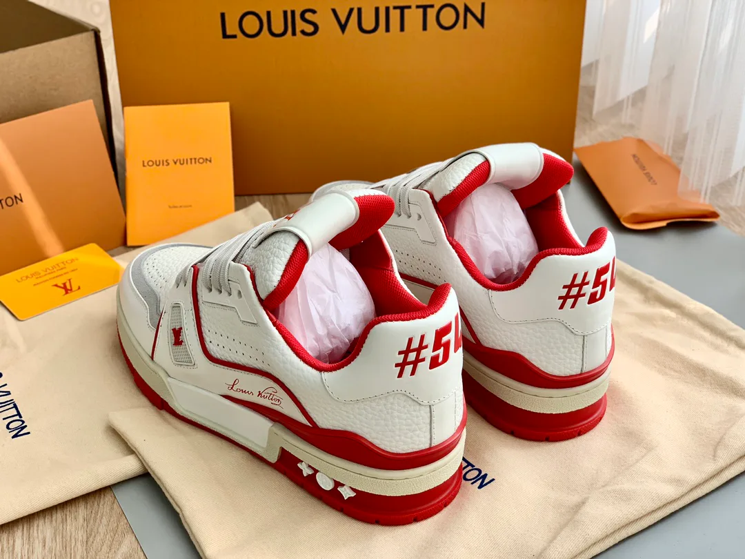 Women's Sneakers LOUIS VUITTON 18014142