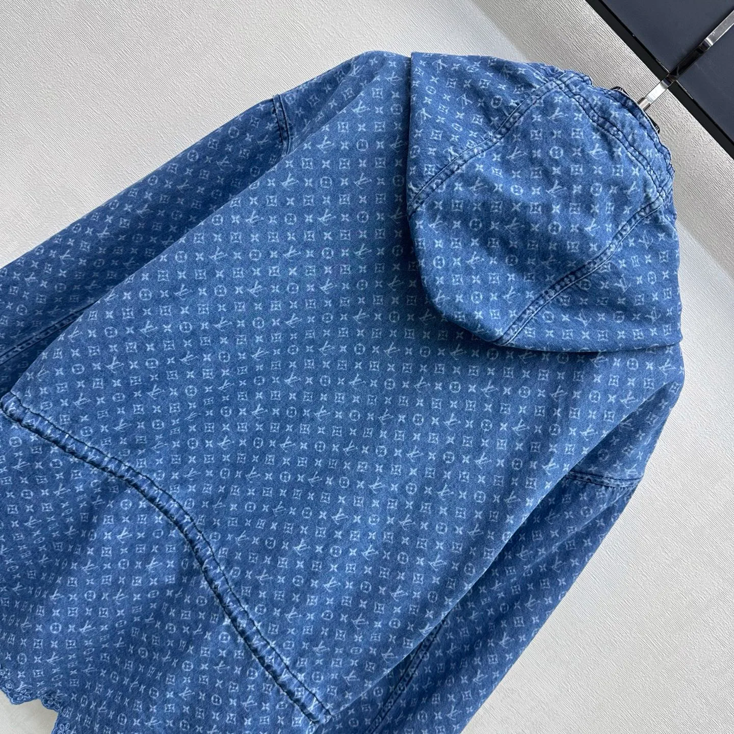 Women's Jackets And Down Jackets LOUIS VUITTON 17392650