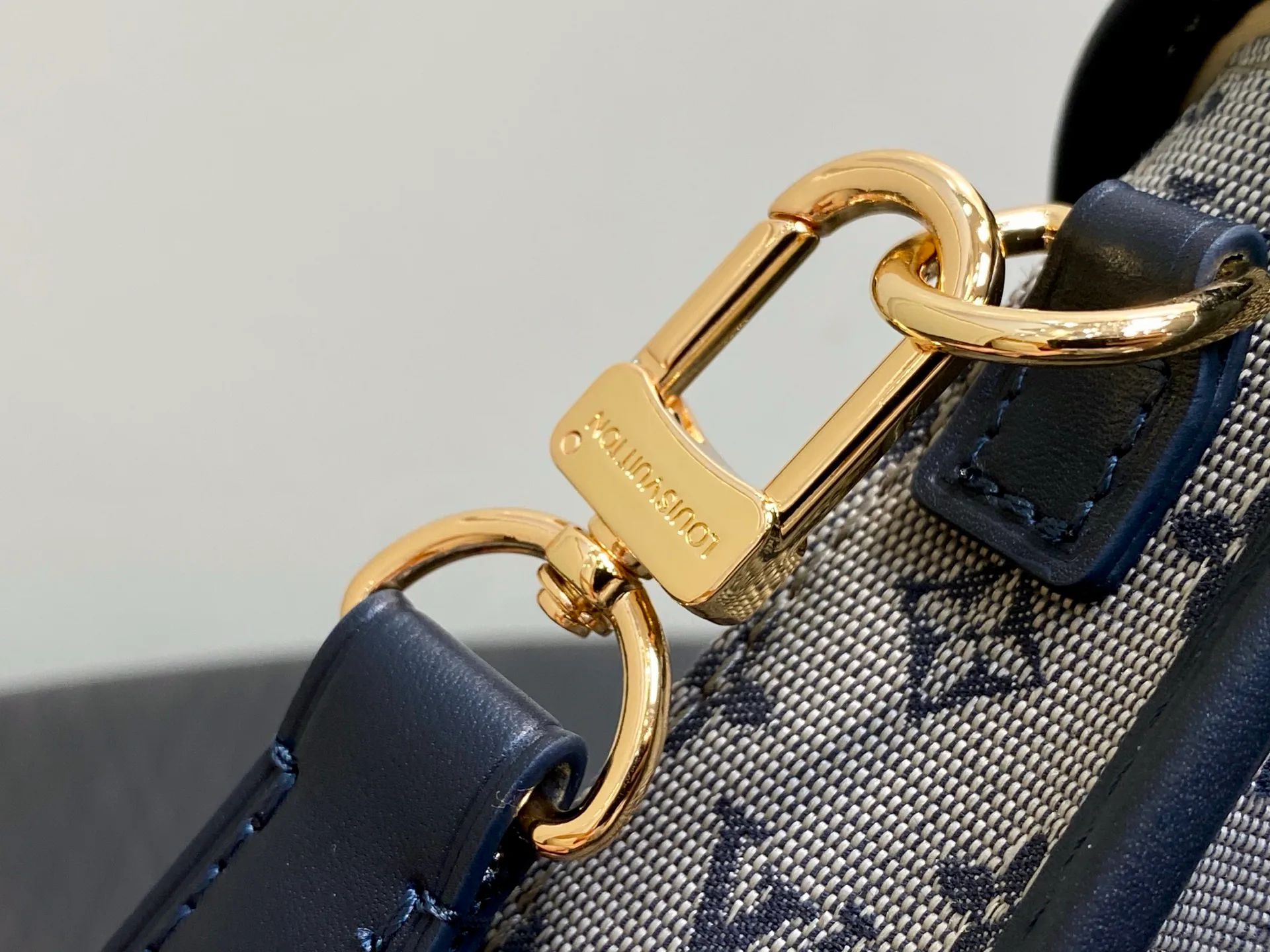 Women's Classic Handbags LOUIS VUITTON 17838909