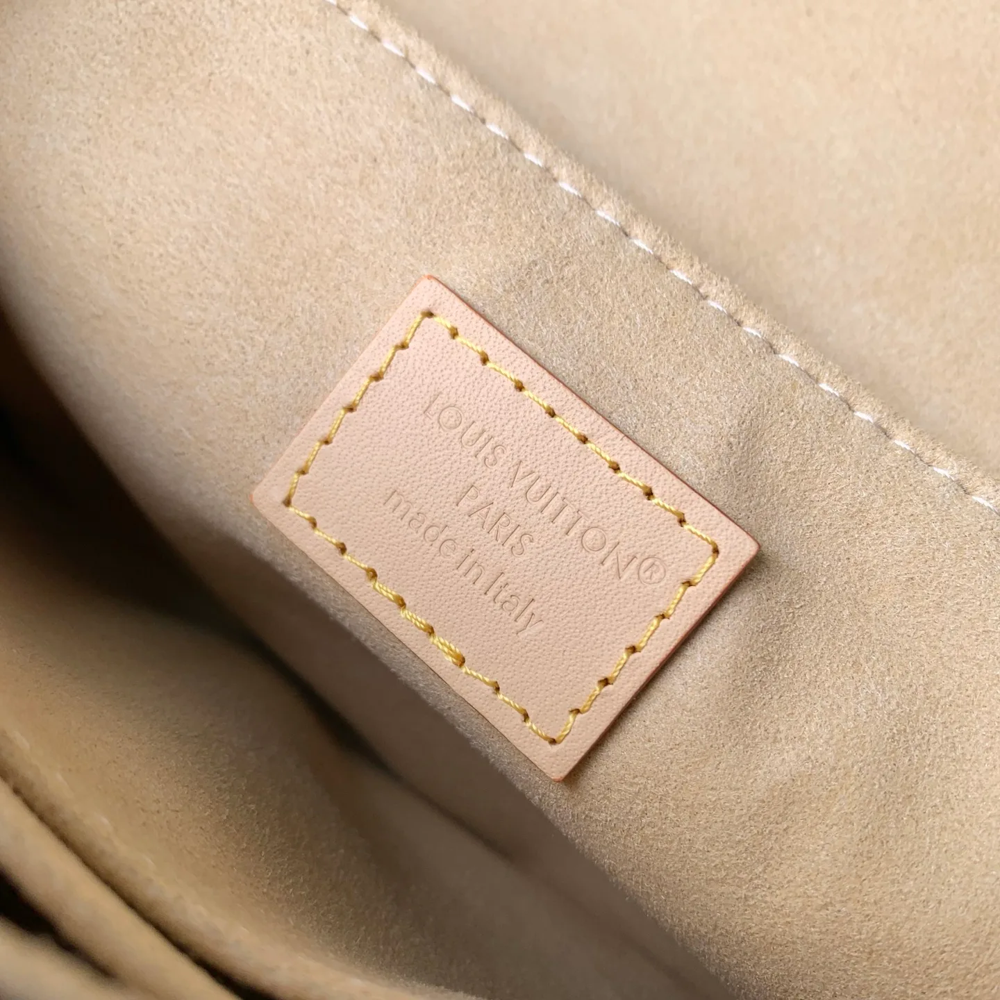 Women's Classic Handbags LOUIS VUITTON 18147432