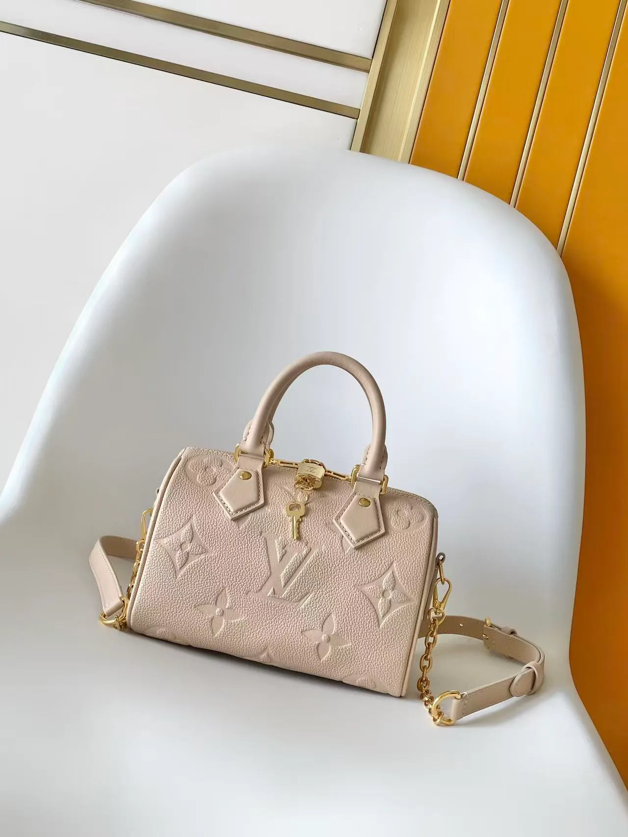 Классические Сумки Женские Louis Vuitton 18664432