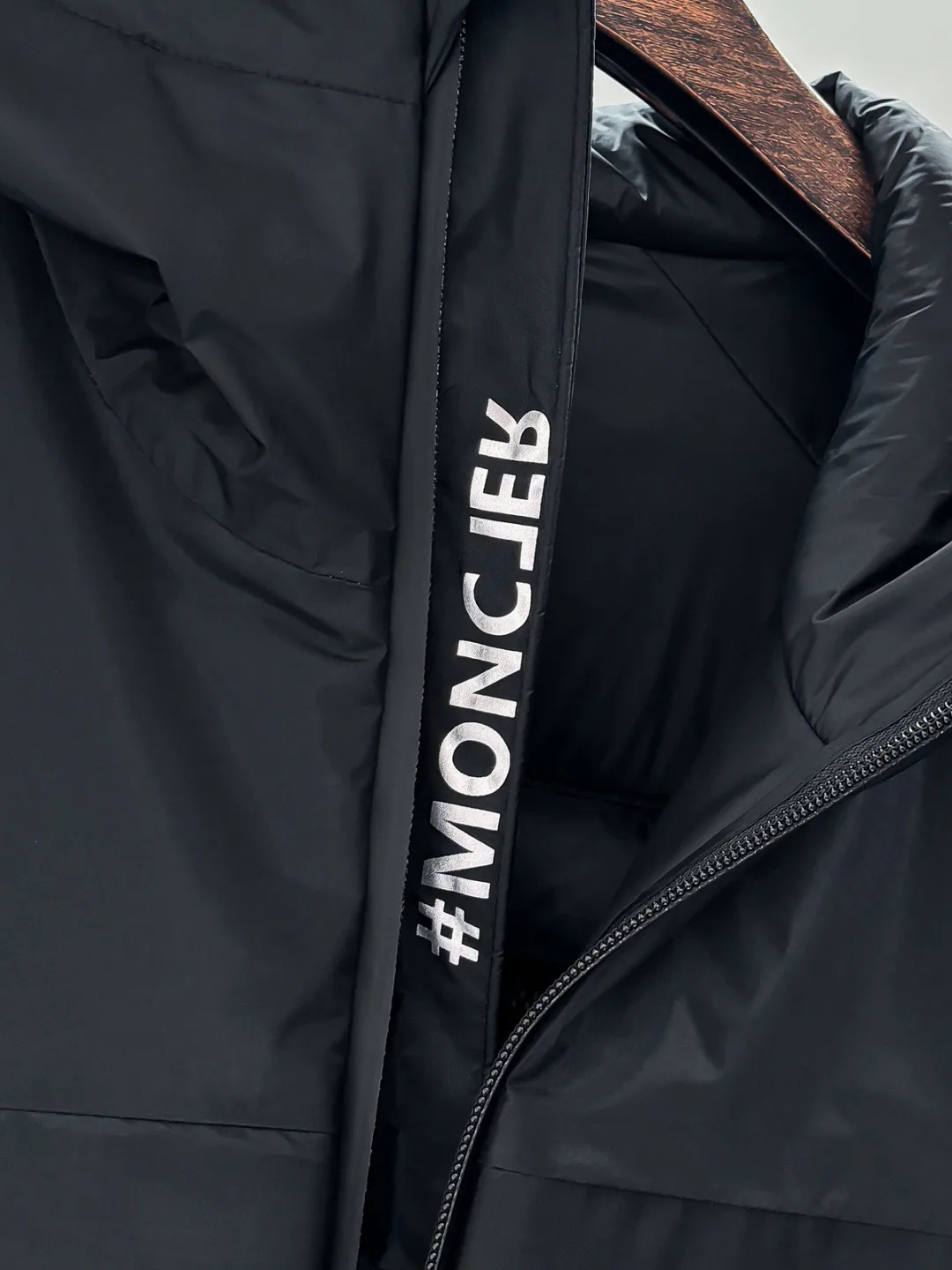 Куртки И Пуховики Мужские Moncler 18596617
