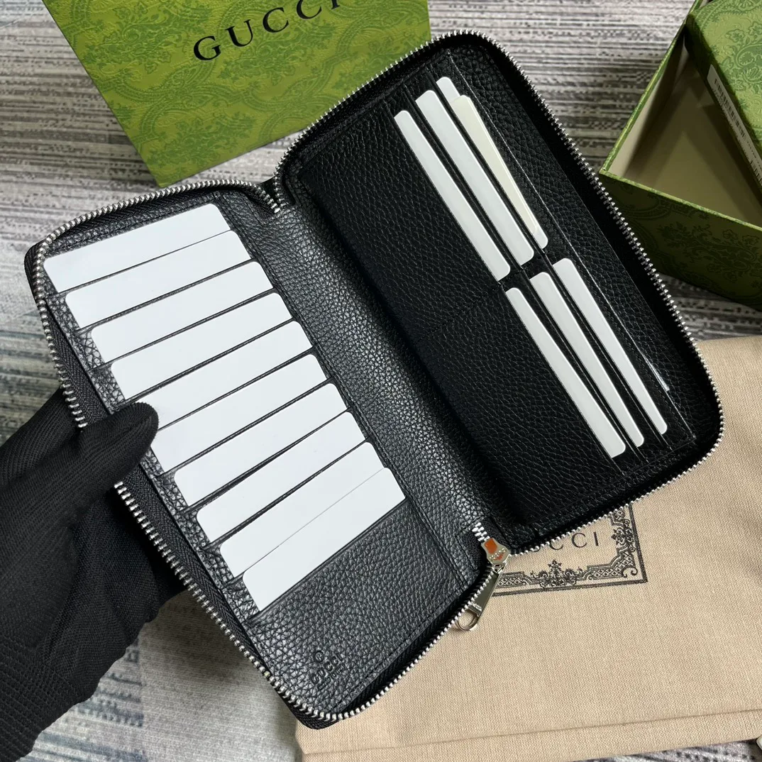 Women's Clutches GUCCI 17949135
