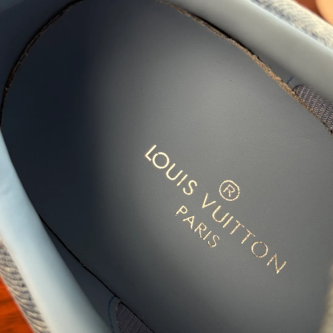 Men's Sneakers LOUIS VUITTON 17722576