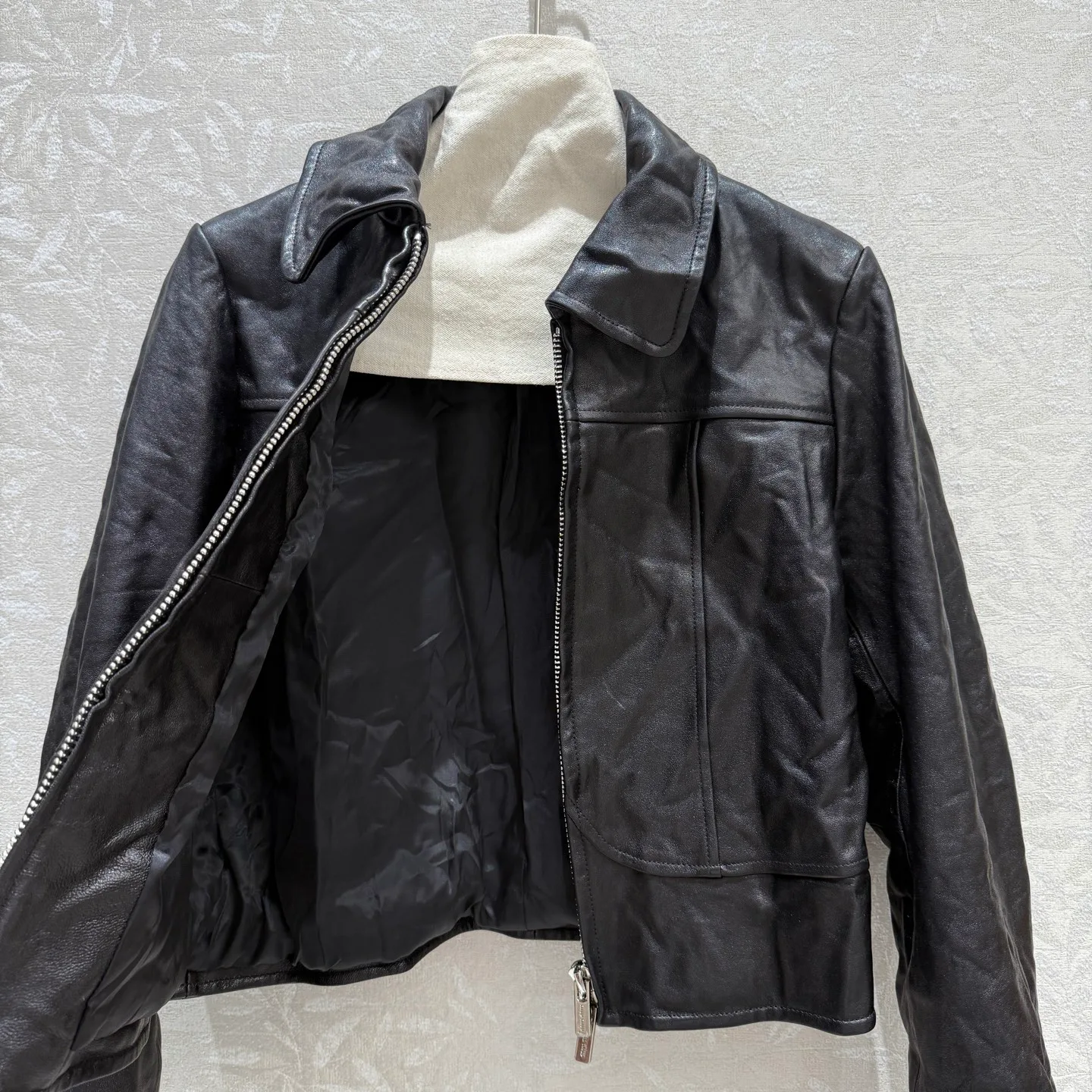 Women's Leather Jackets And Sheepskin Coats MIU MIU 18172602