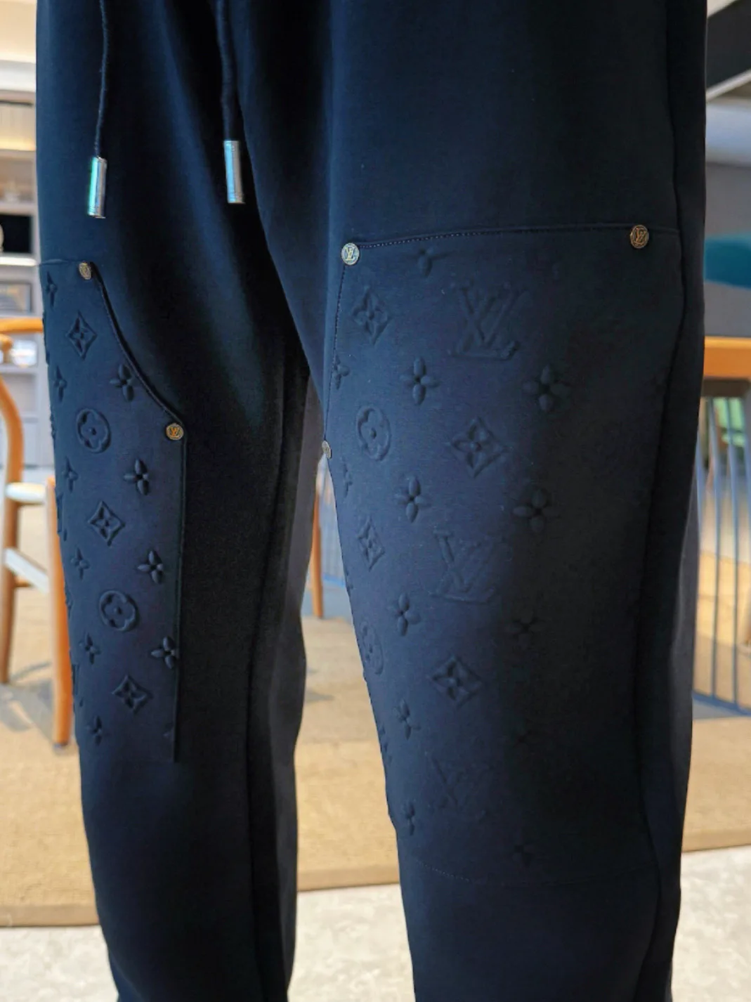 Men's Trousers LOUIS VUITTON 18345731
