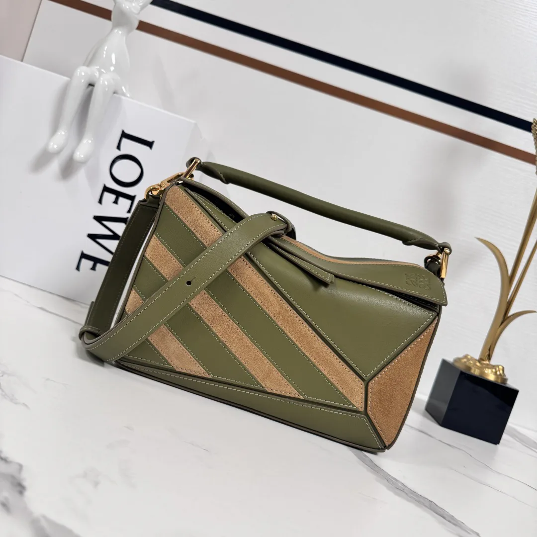 Классические Сумки Женские Loewe 18634788