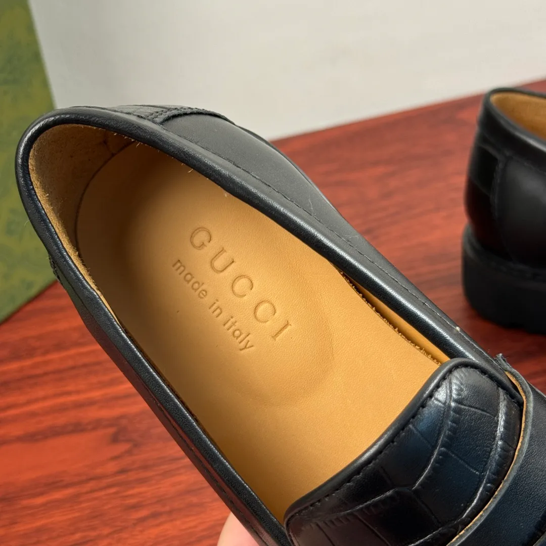 Men's Loafers And Dress Shoes GUCCI 18230799