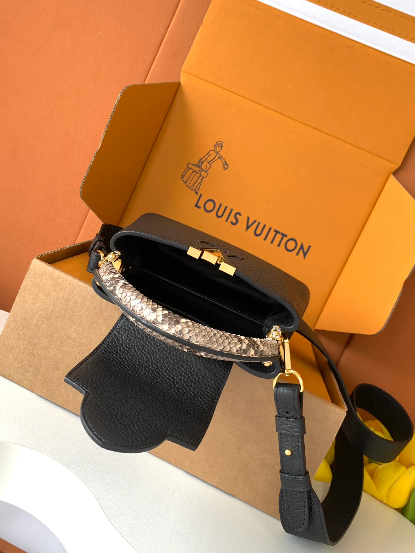 Women's Classic Handbags LOUIS VUITTON 18521020