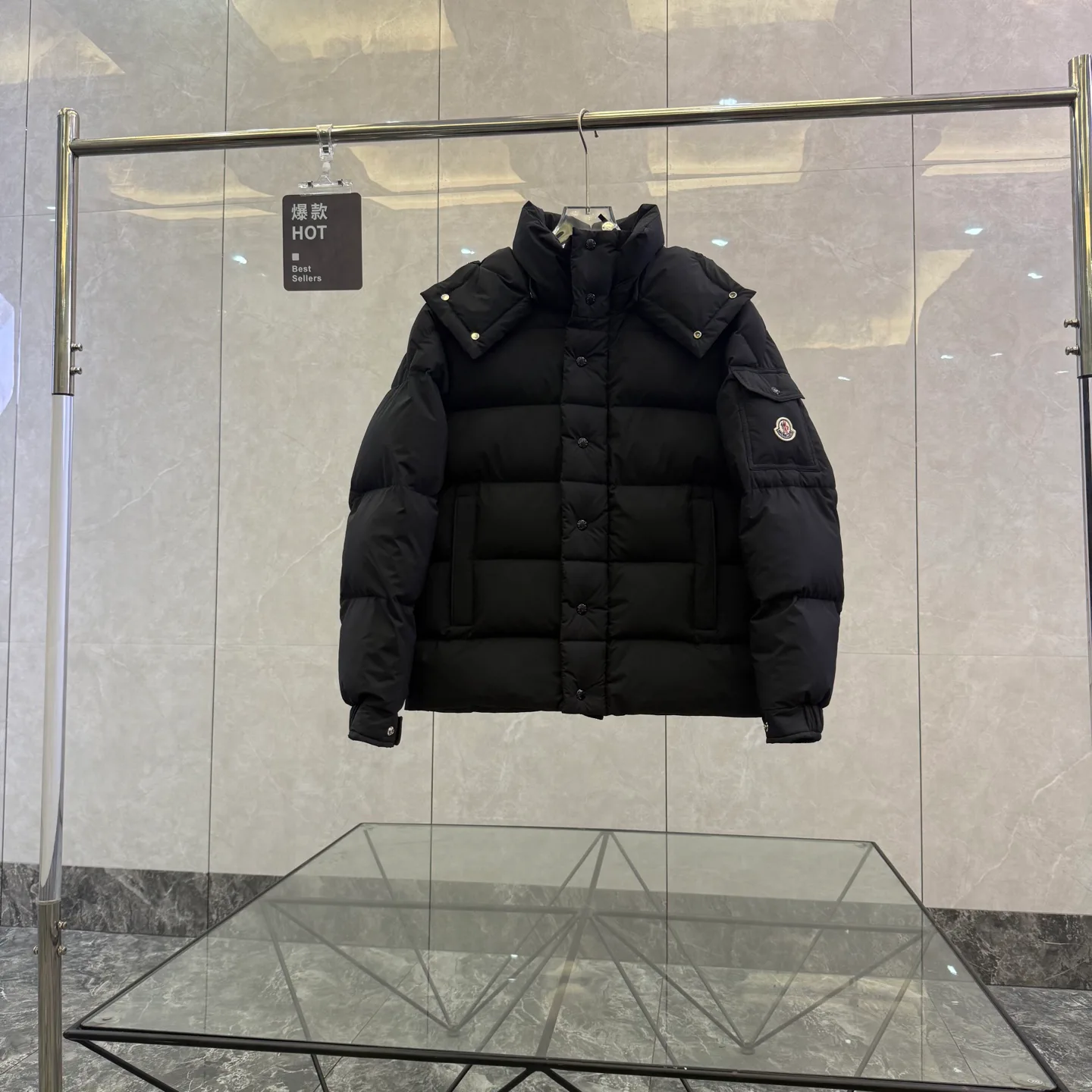 Women's Jackets And Down Jackets MONCLER 17913905