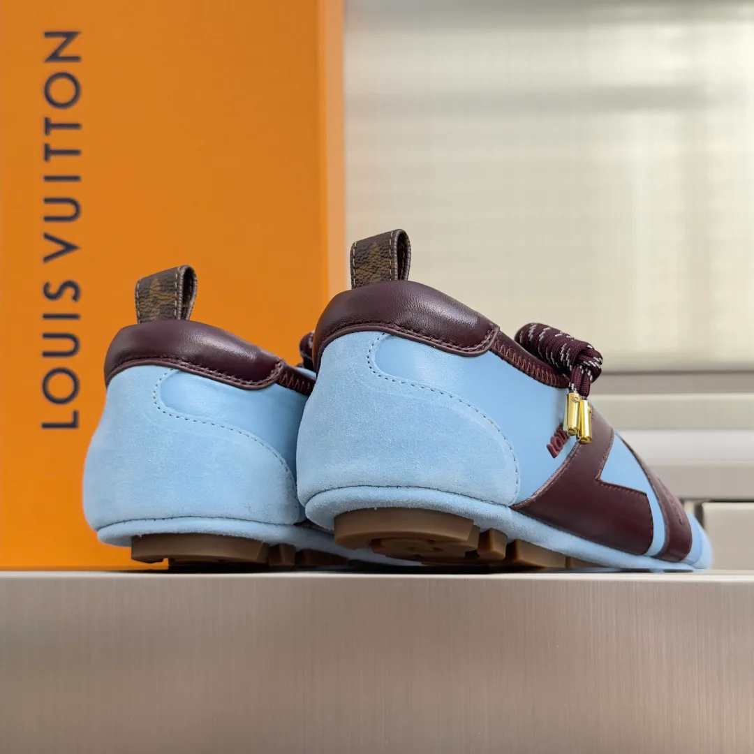 Women's Sneakers LOUIS VUITTON 17950638