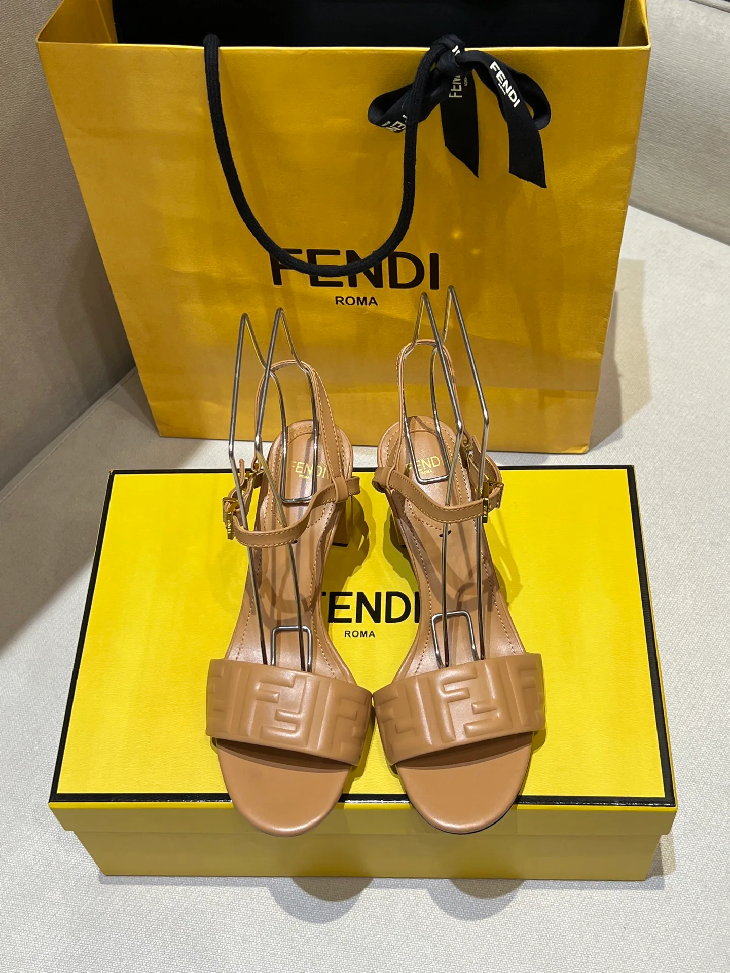 Women's Open-Toe Sandals FENDI 17144233