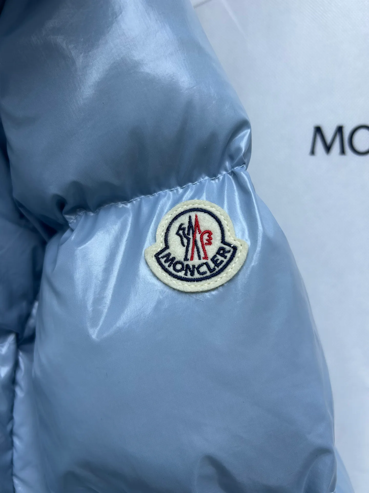 Women's Jackets And Down Jackets MONCLER 18002369