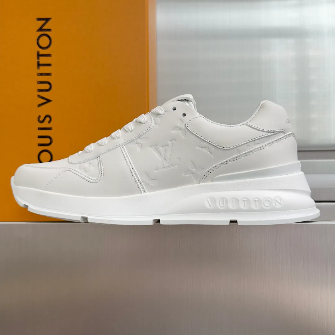 Men's Sneakers LOUIS VUITTON 17950776