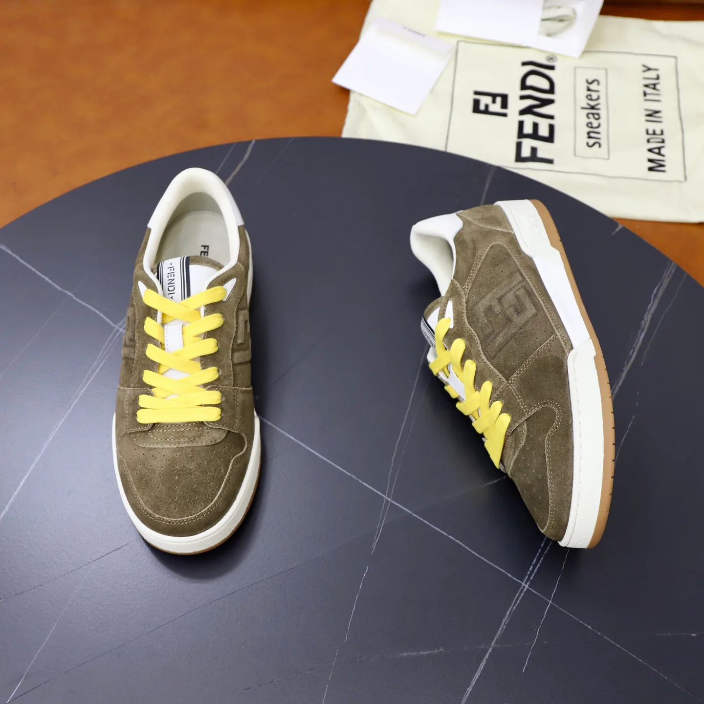 Women's Sneakers FENDI 18516276
