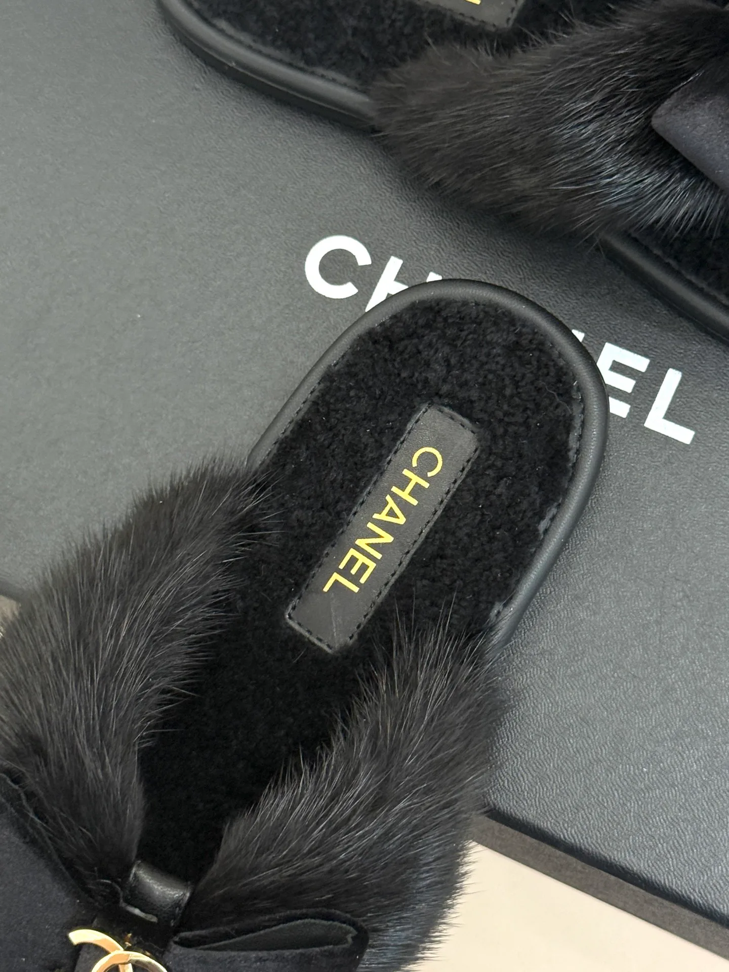 Women's Flip-Flops CHANEL 17827552