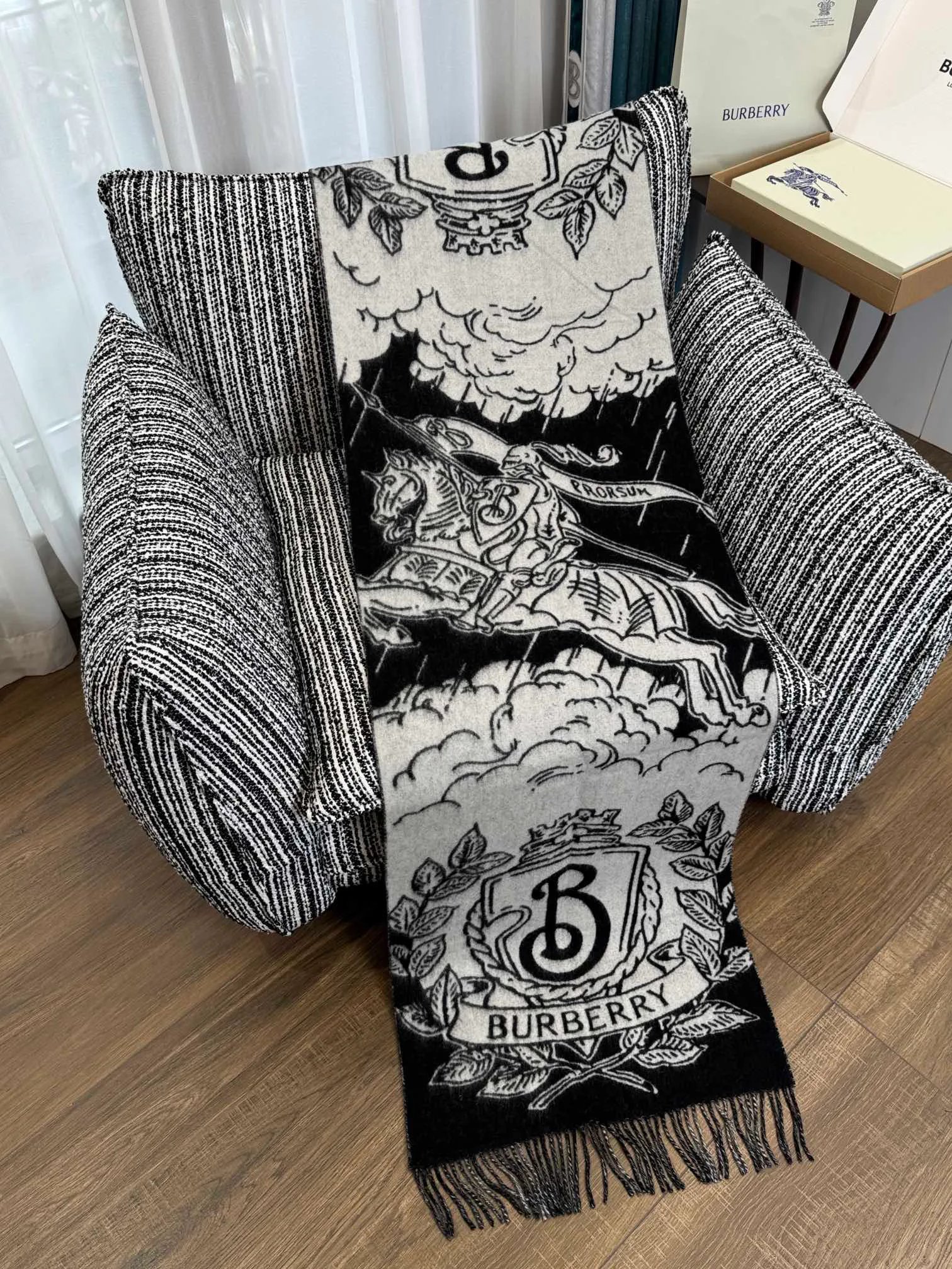 Scarves BURBERRY 18287428