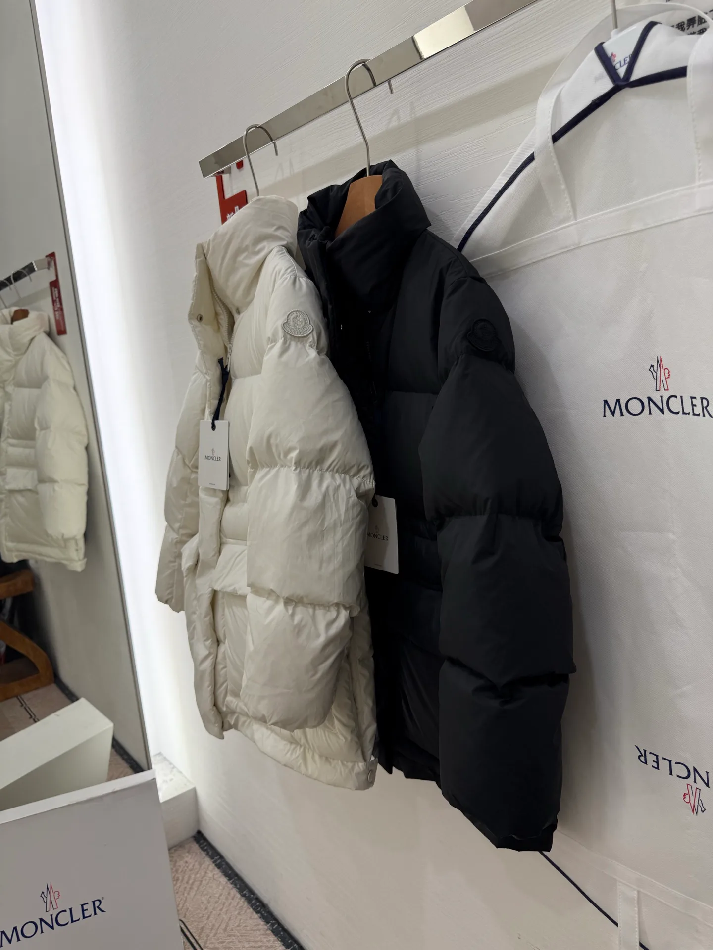 Men's Jackets And Down Jackets MONCLER 18383089