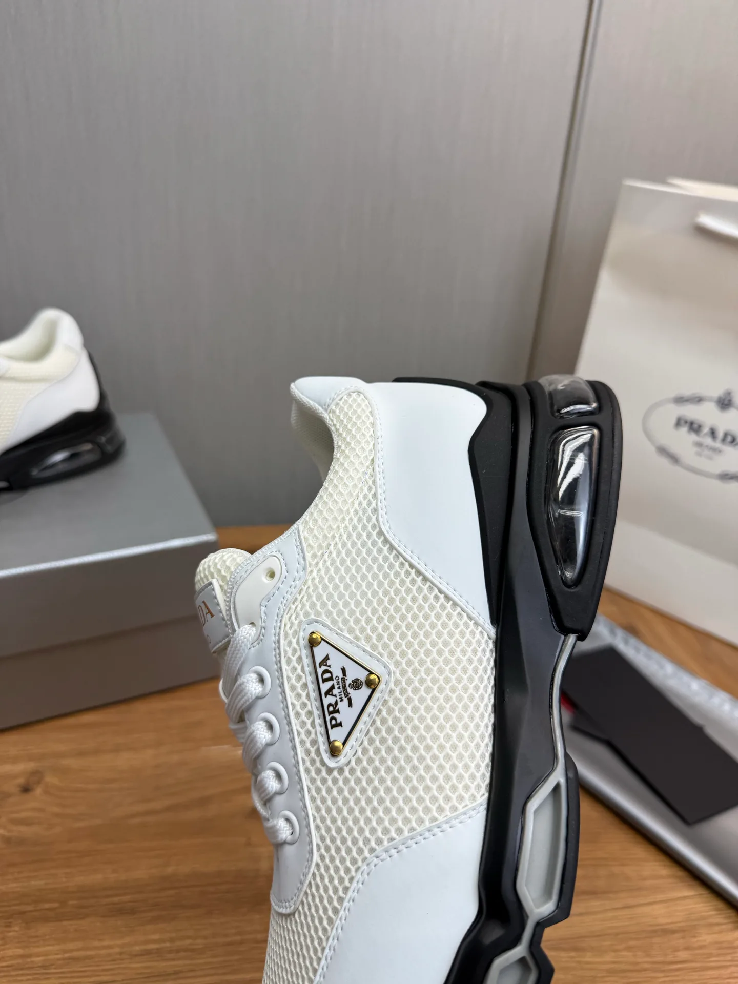 Кроссовки Мужские Prada 18564272