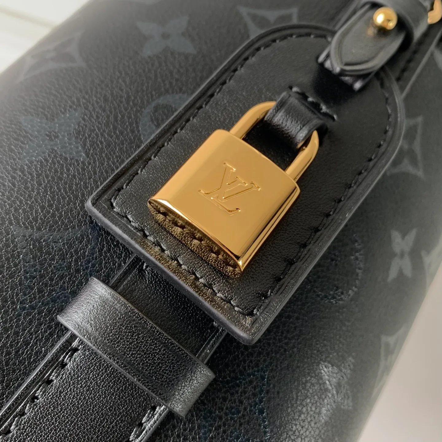 Women's Classic Handbags LOUIS VUITTON 18147457