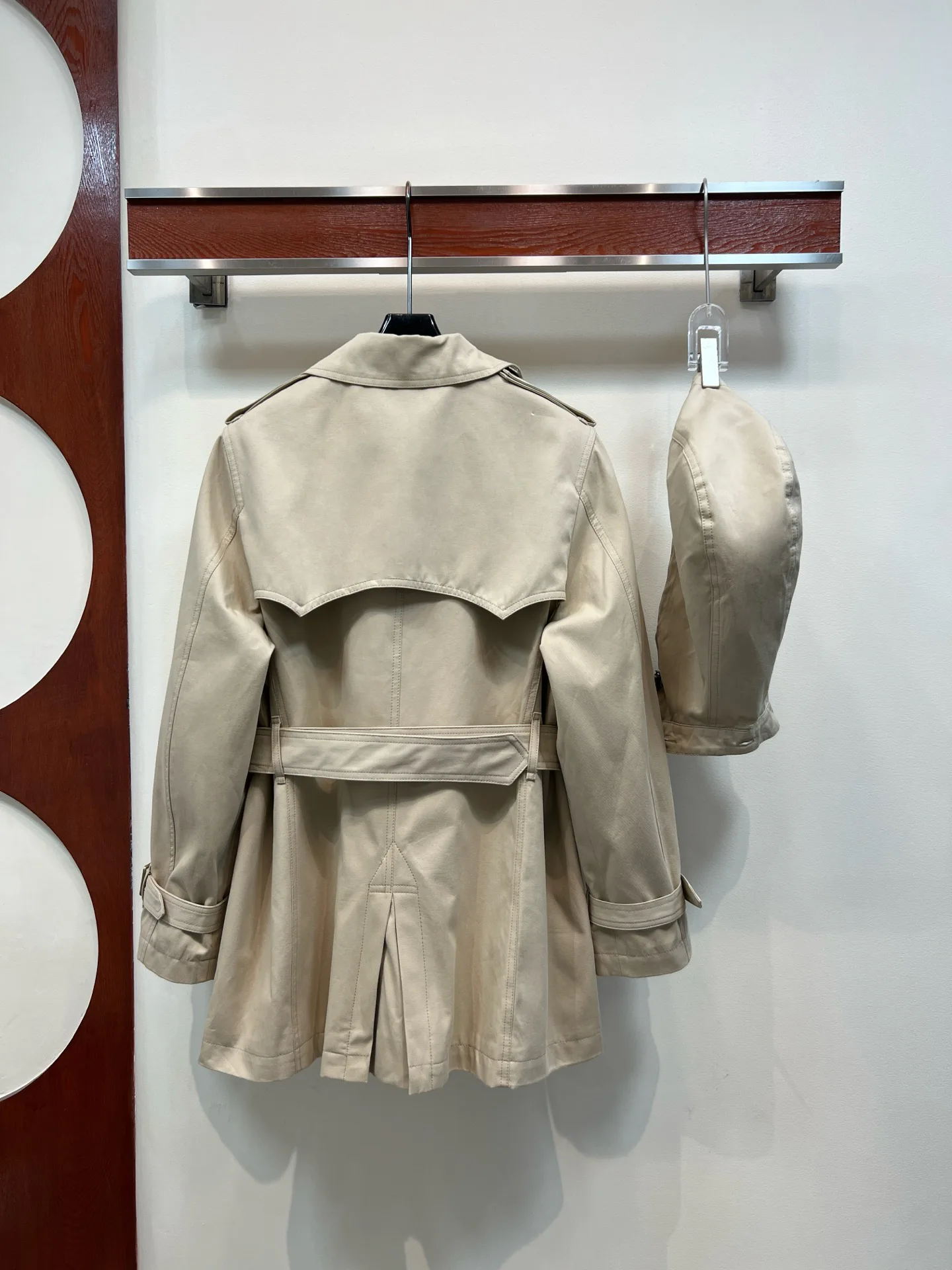 Women's Trench Coats BURBERRY 18127541