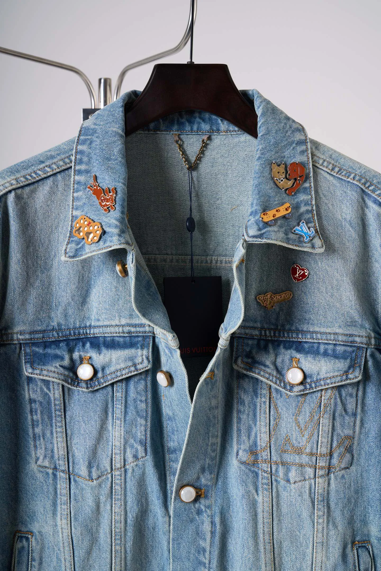 Men's Jackets And Down Jackets LOUIS VUITTON 18179049