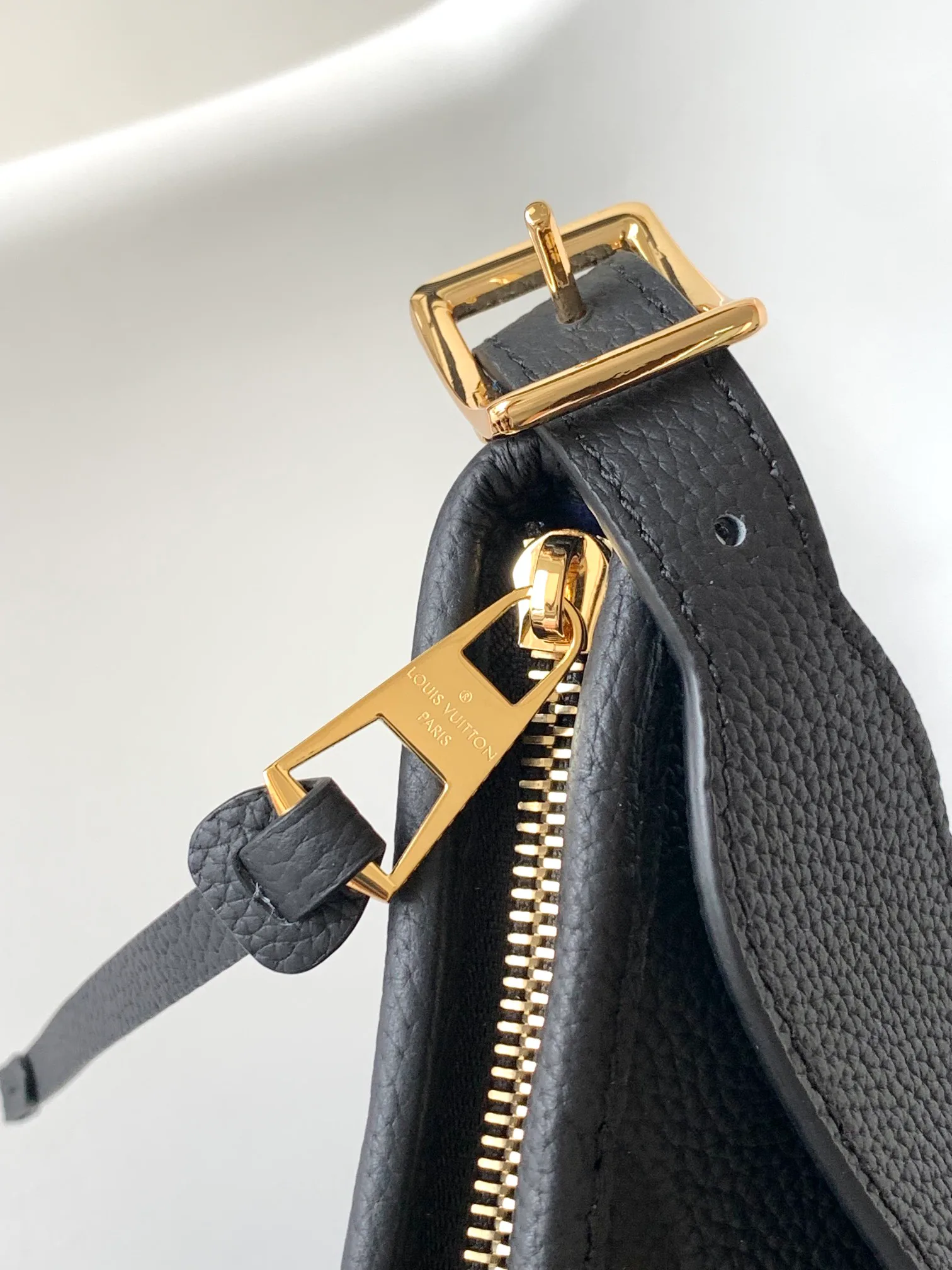 Women's Classic Handbags LOUIS VUITTON 17949168