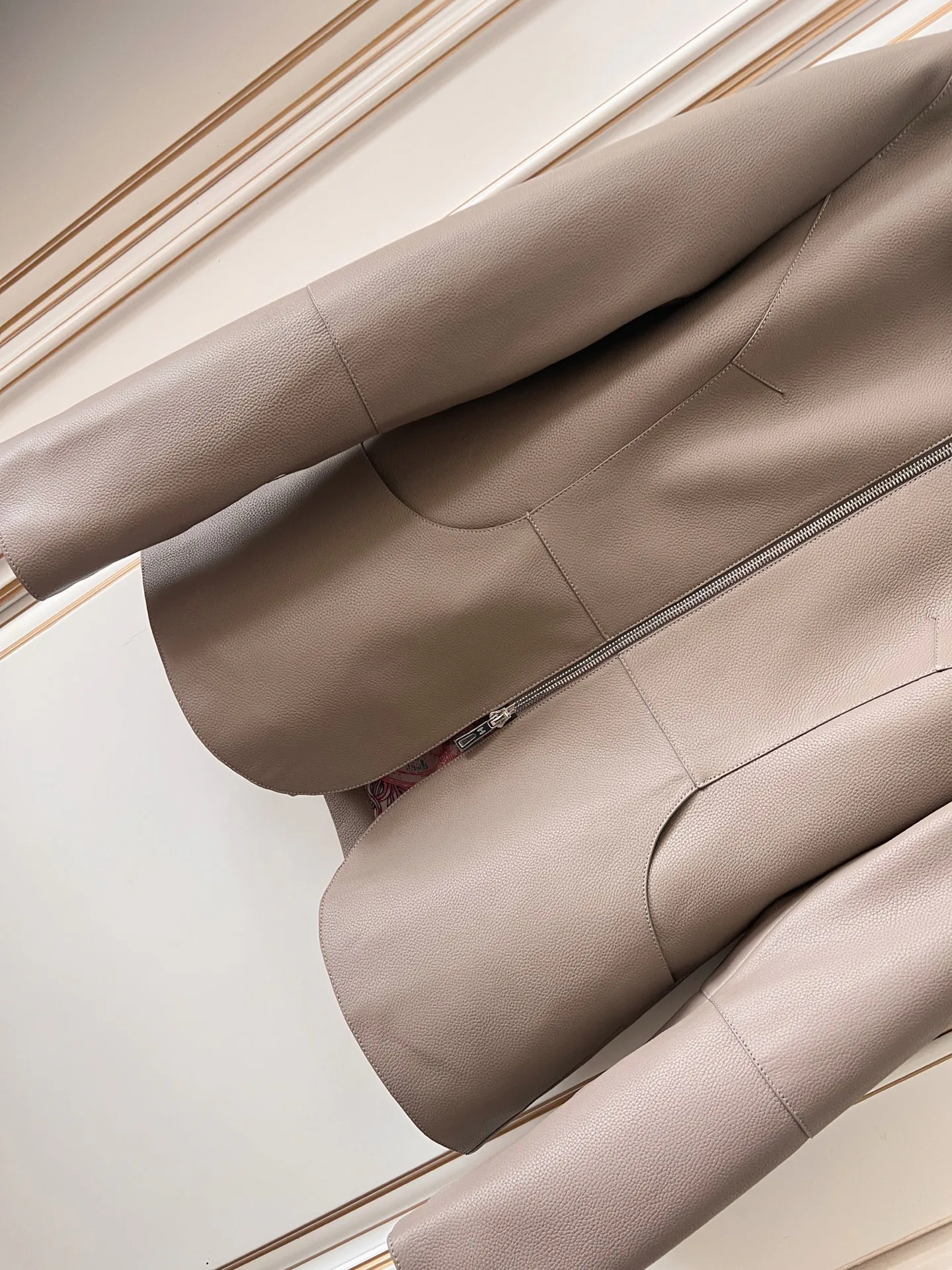 Women's Leather Jackets And Sheepskin Coats HERMES 18017096