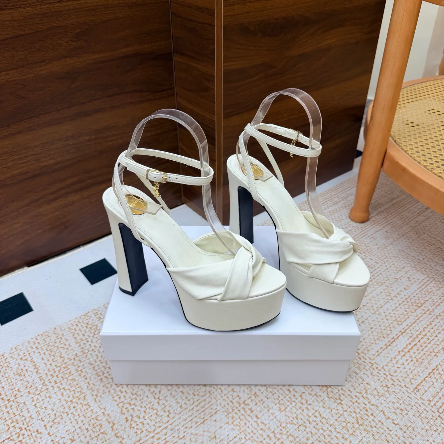 Women's Open-Toe Sandals SAINT LAURENT 18104669