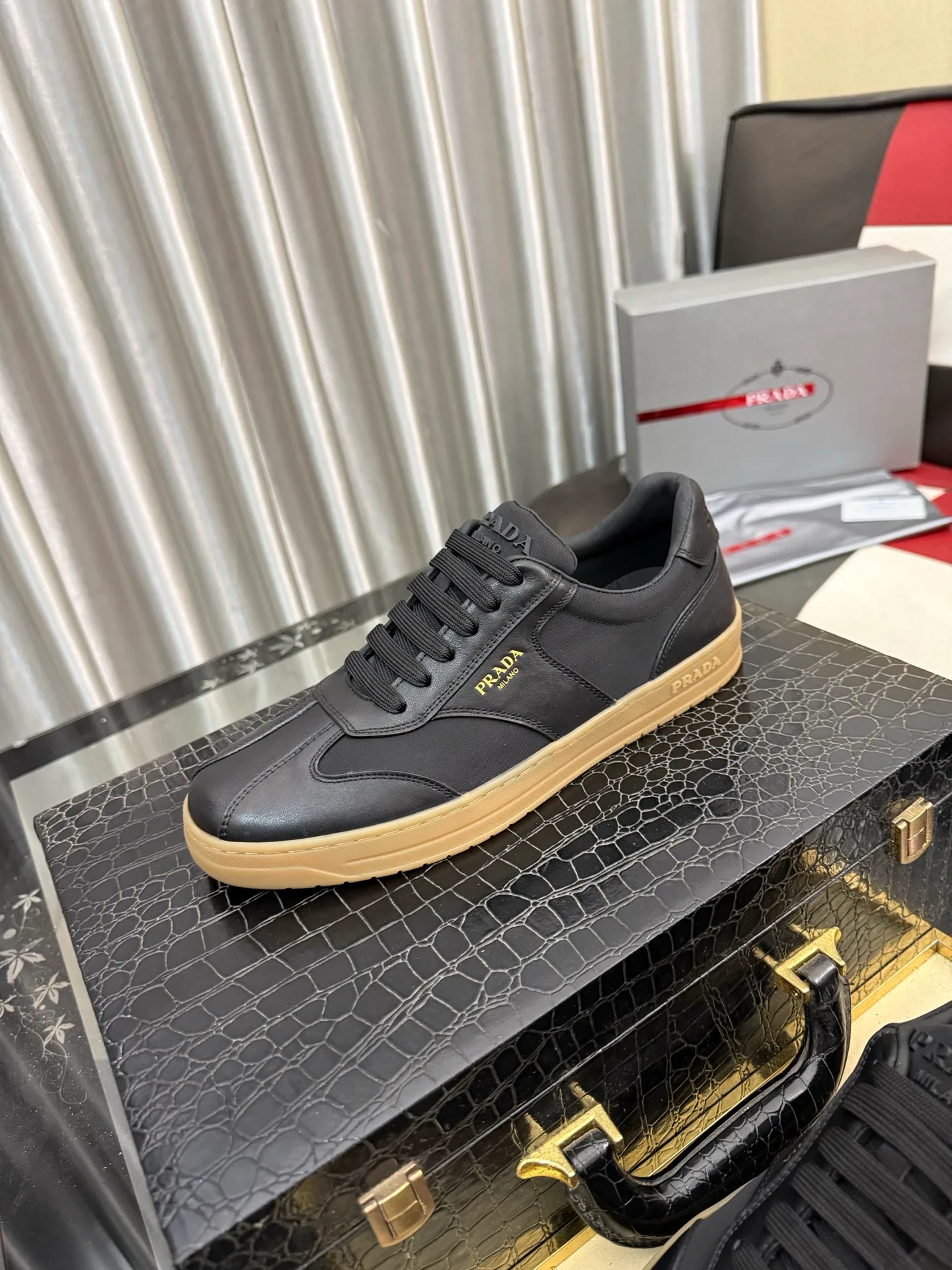 Men's Sneakers PRADA 18346800