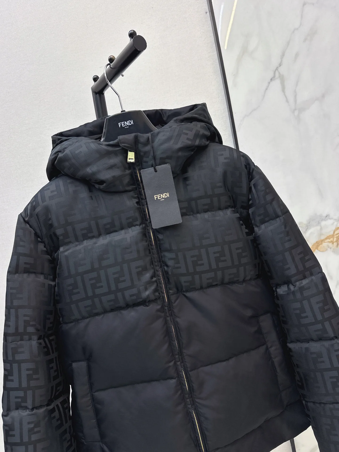 Women's Jackets And Down Jackets FENDI 18253128