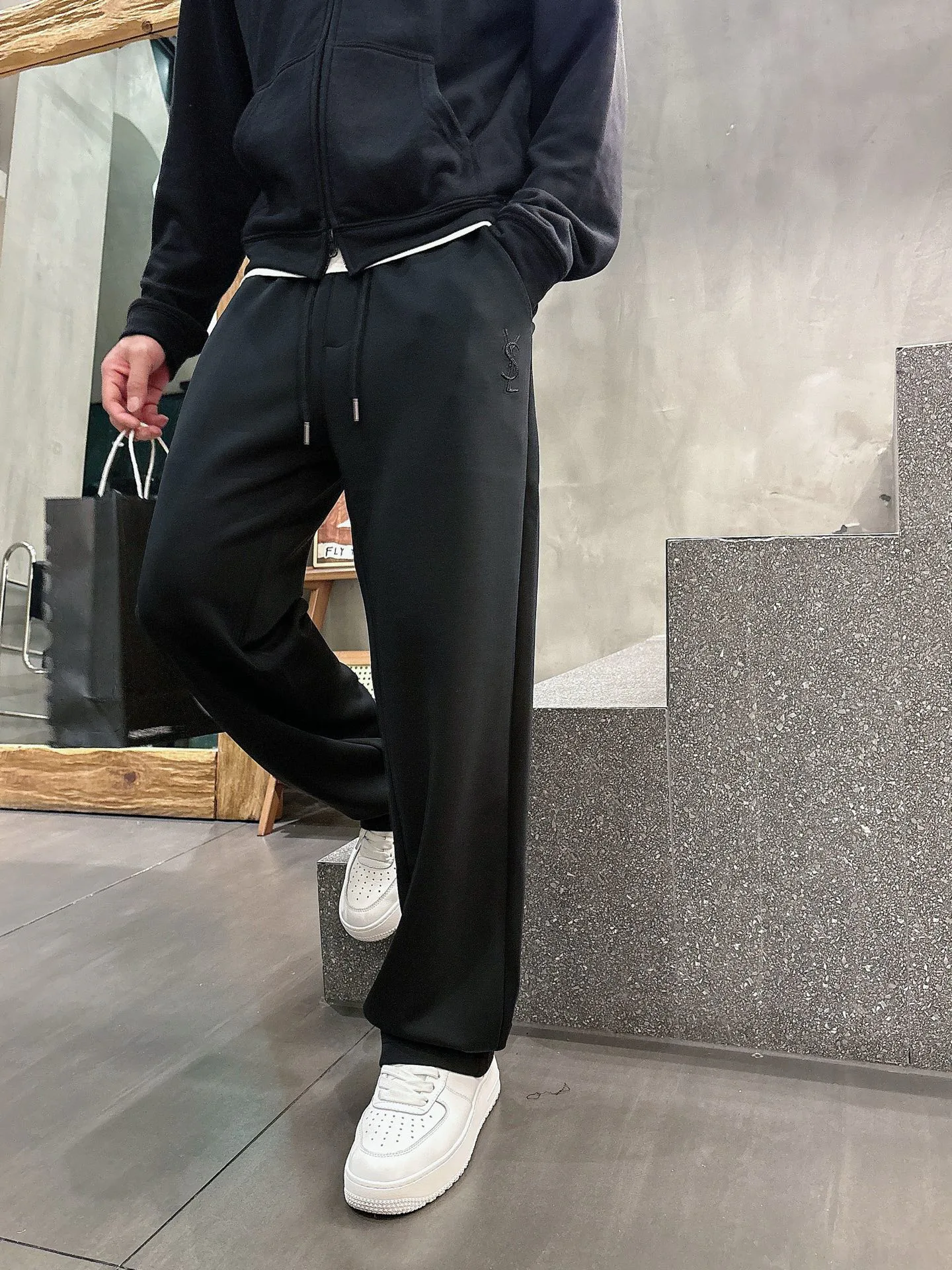 Брюки Мужские Saint Laurent 18596871