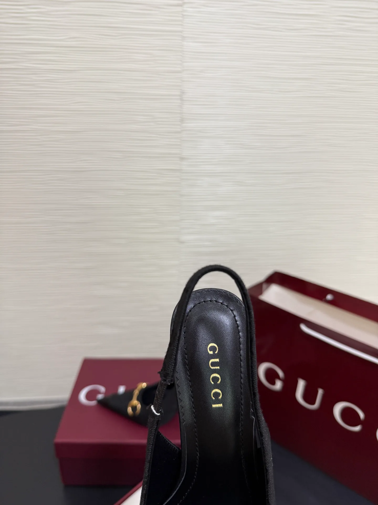 Women's Open-Toe Sandals GUCCI 18070846