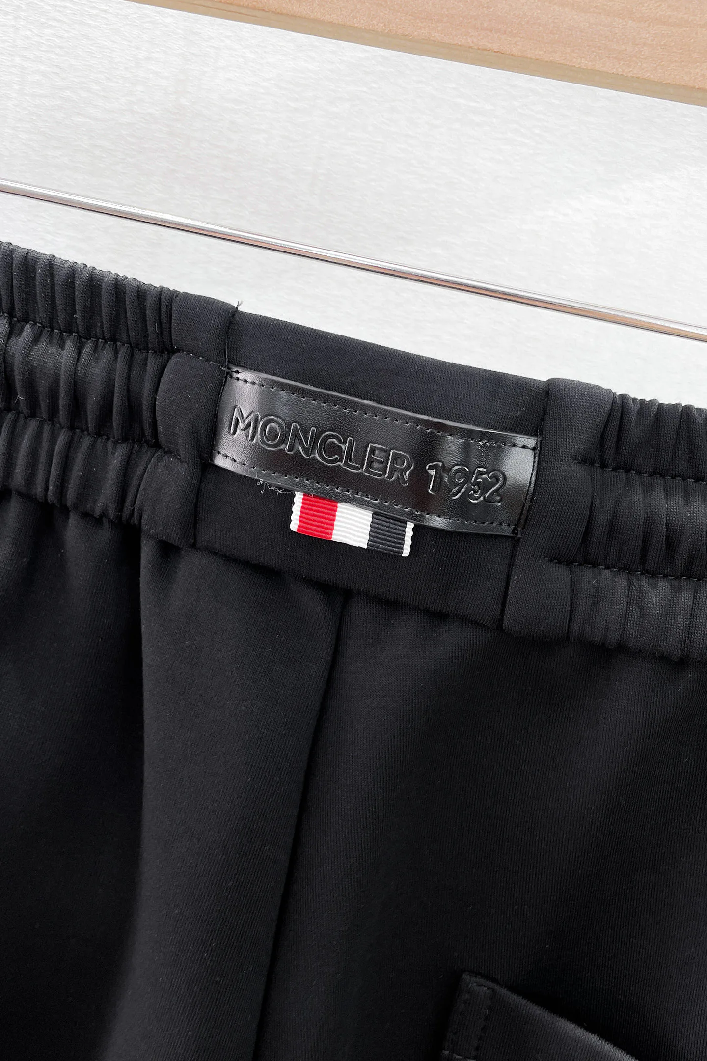 Men's Trousers MONCLER 18345701