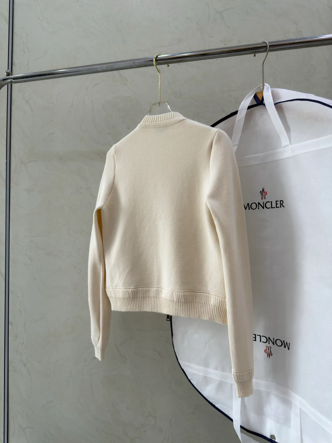 Куртки И Пуховики Мужские Moncler 18683841