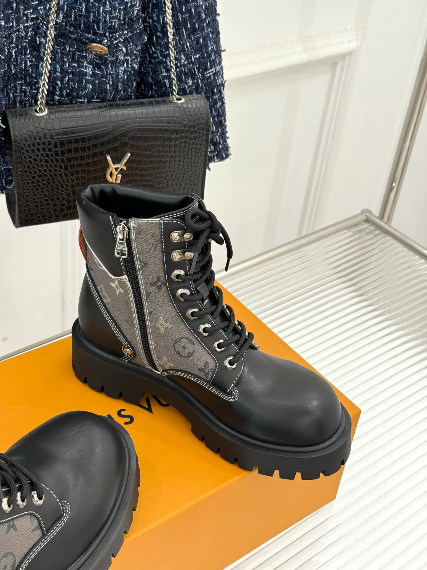Men's Ankle Boots LOUIS VUITTON 18534822