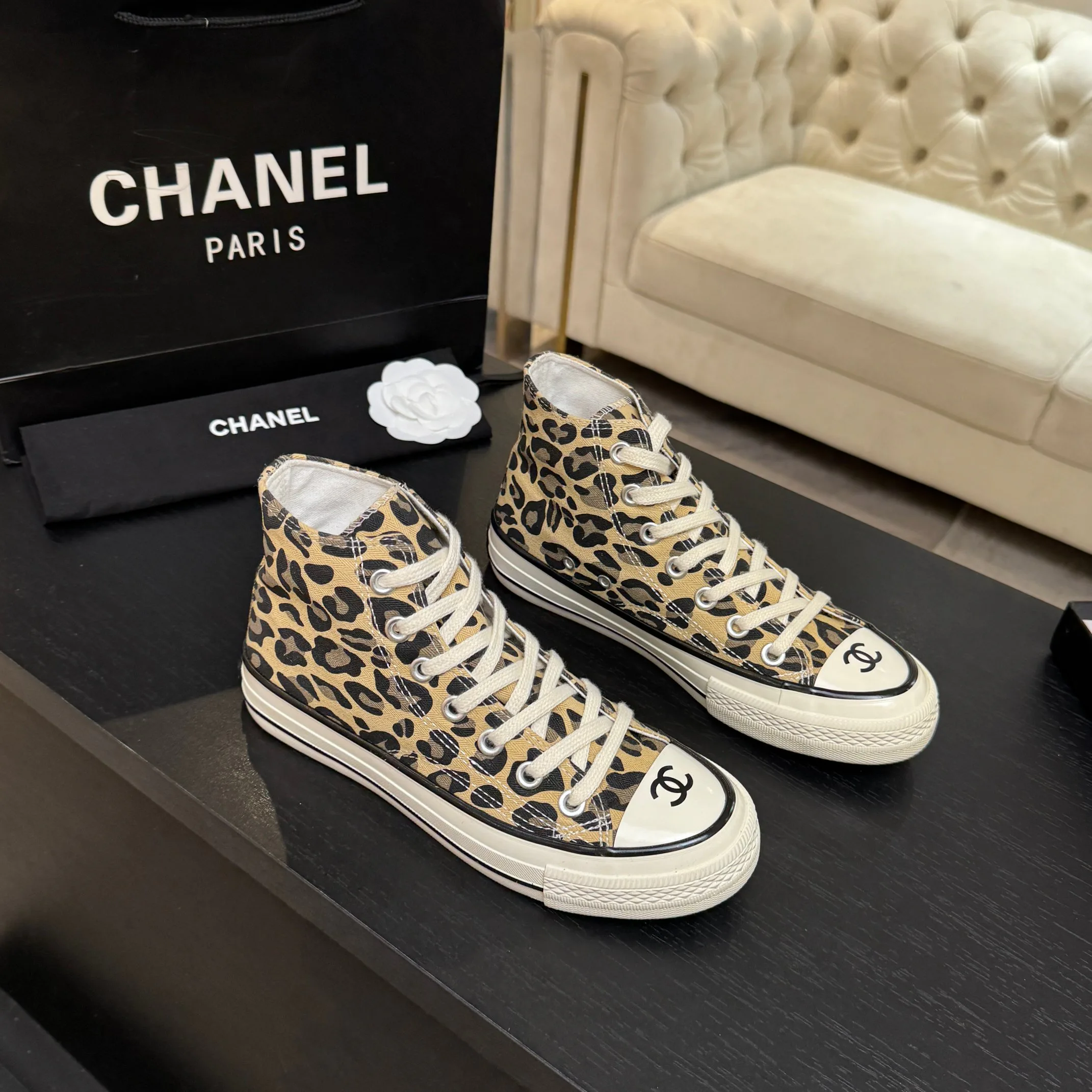 Women's Sneakers CHANEL 18062553