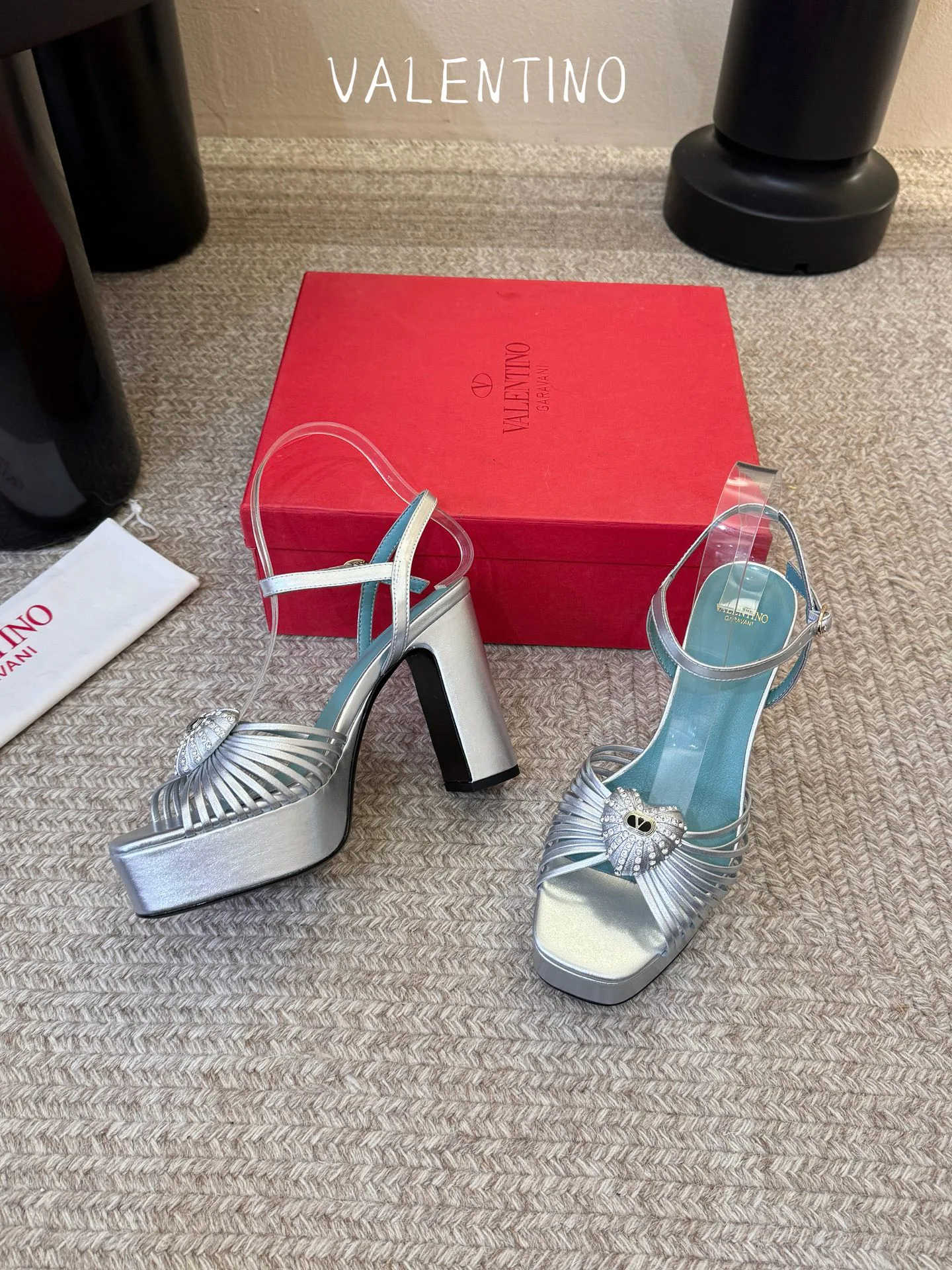Women's Open-Toe Sandals VALENTINO 17396954