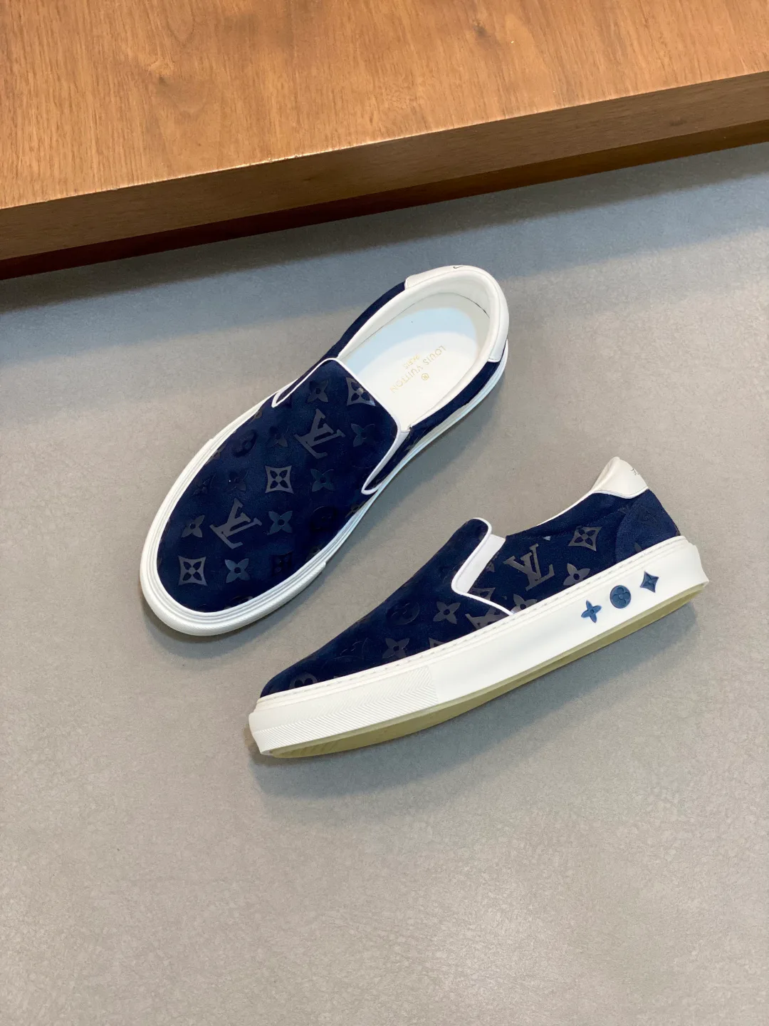 Men's Sneakers LOUIS VUITTON 17934202