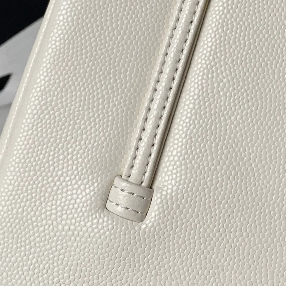 Women's Classic Handbags CHANEL 18207703