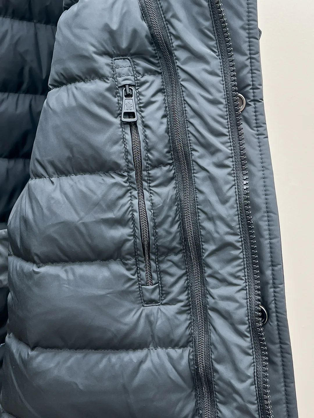 Men's Jackets And Down Jackets MONCLER 18499142