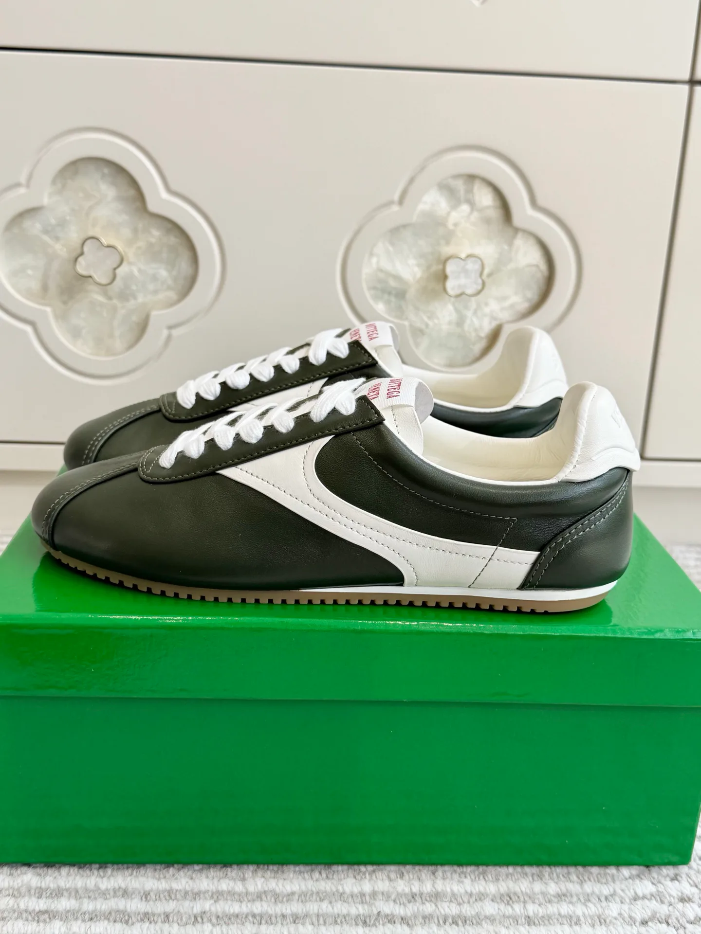 Women's Sneakers BOTTEGA VENETA 18092143