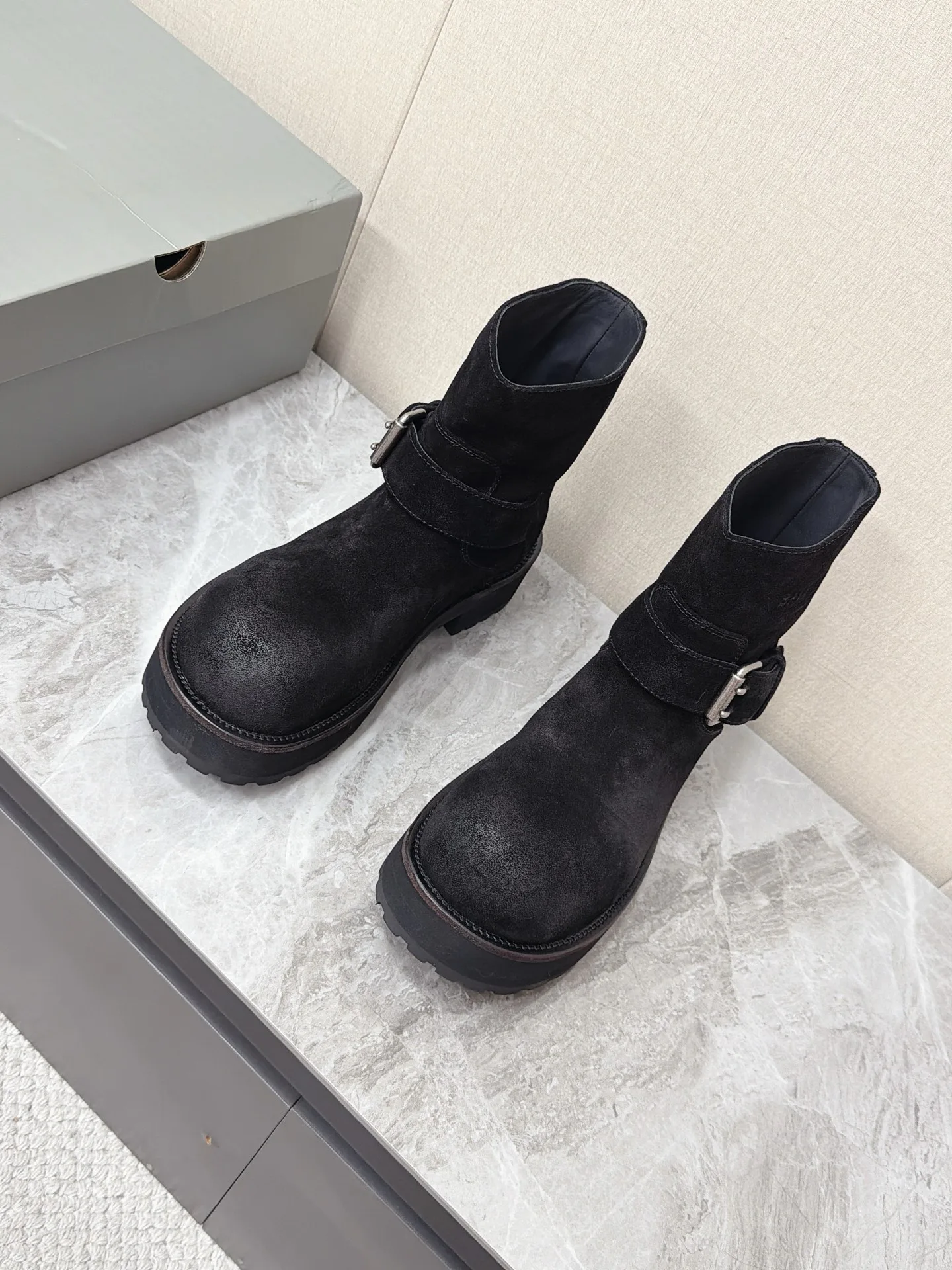 Women's Ankle Boots BALENCIAGA 18011902