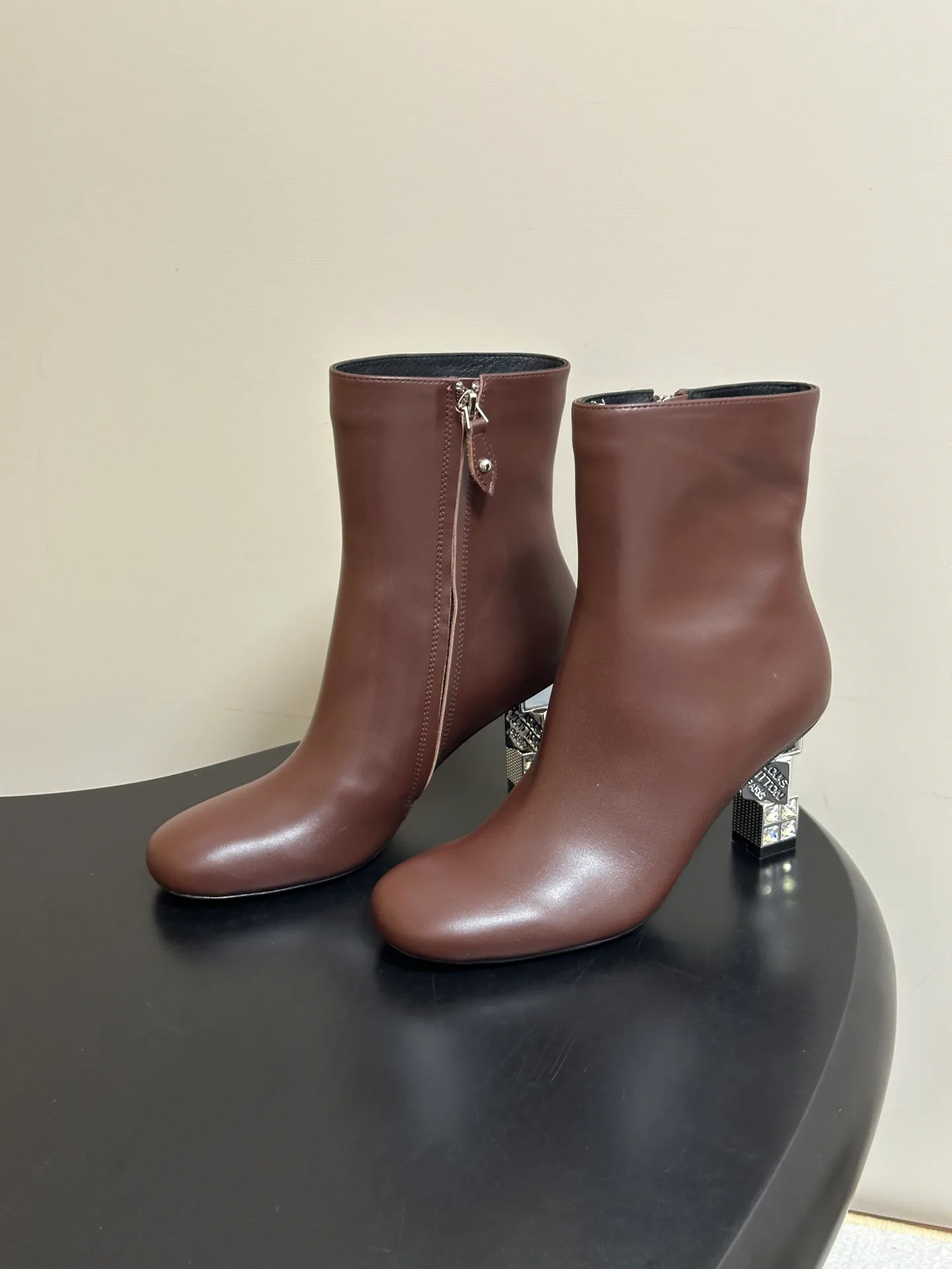 Women's Booties LOUIS VUITTON 18392550