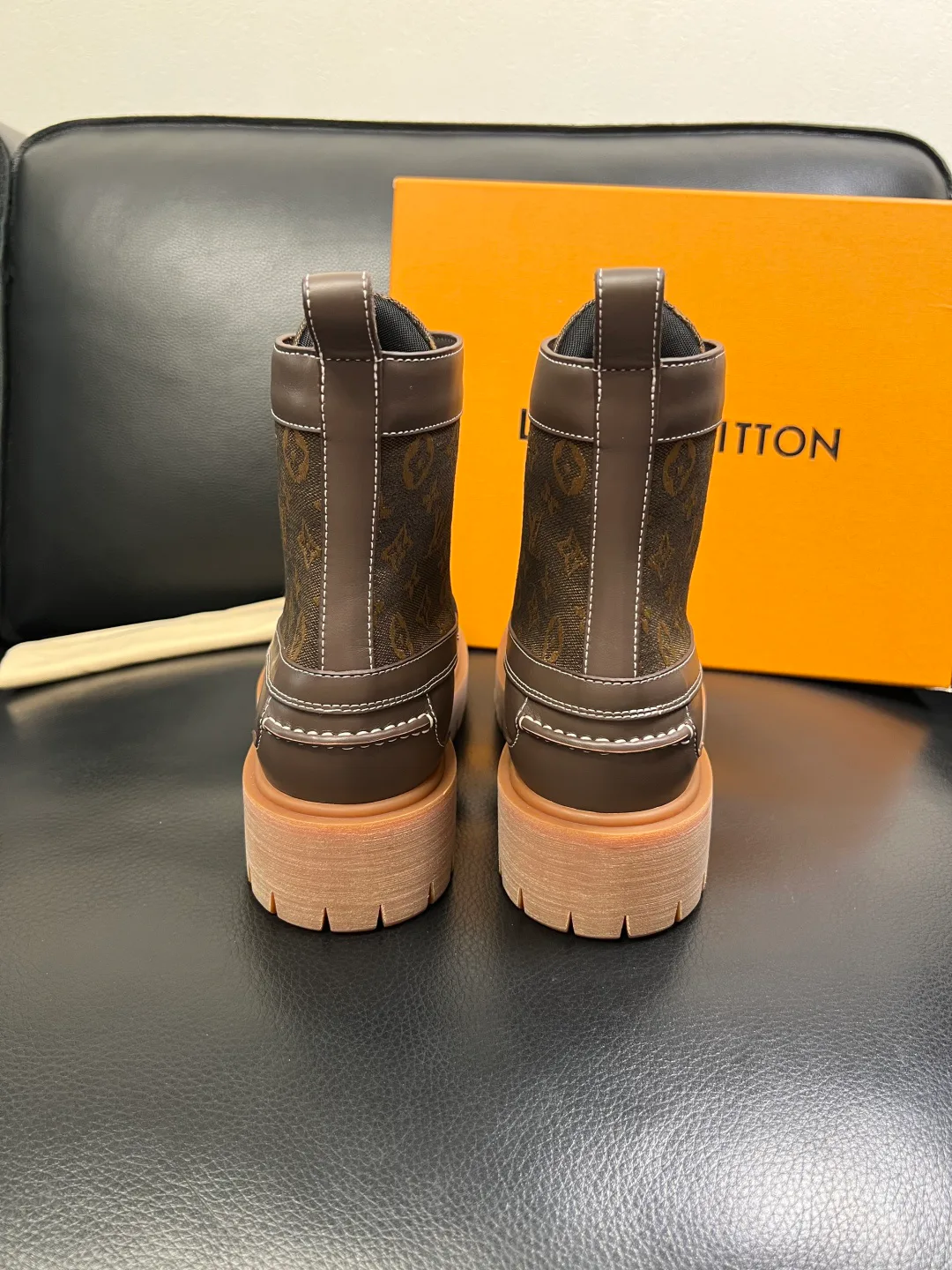 Men's Ankle Boots LOUIS VUITTON 18417485