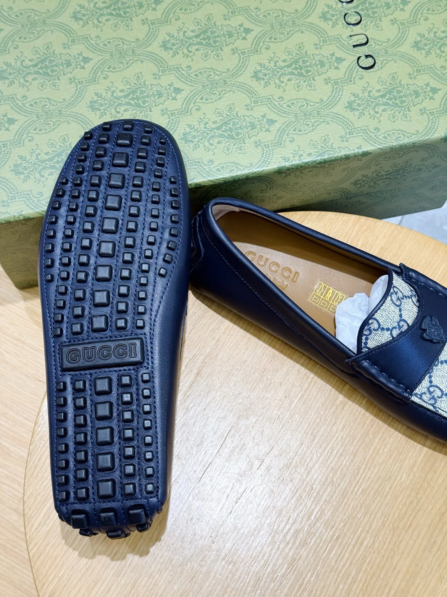 Men's Loafers And Dress Shoes GUCCI 18101431