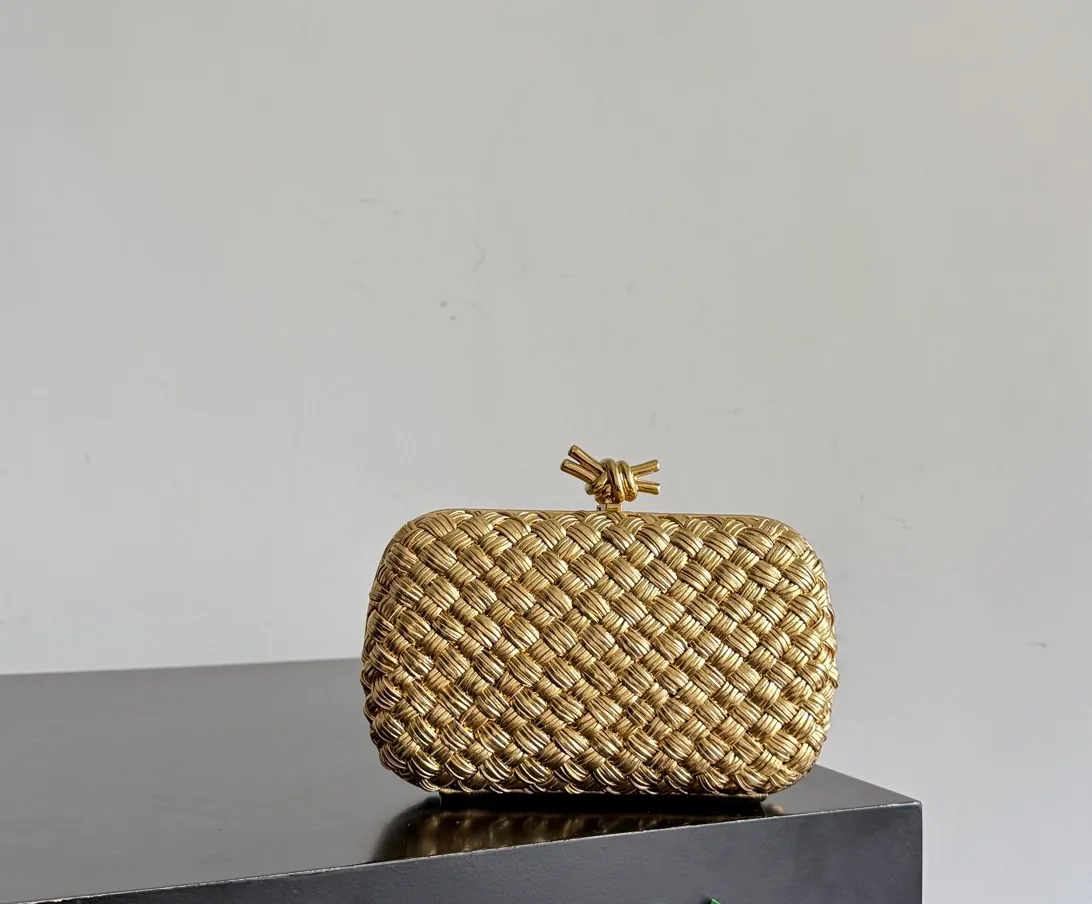 Women's Clutches BOTTEGA VENETA 17313238